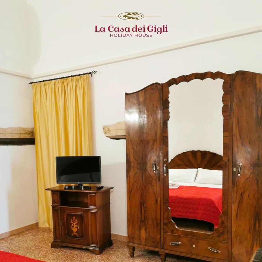 La Casa Dei Gigli Villa Lecce Bagian luar foto